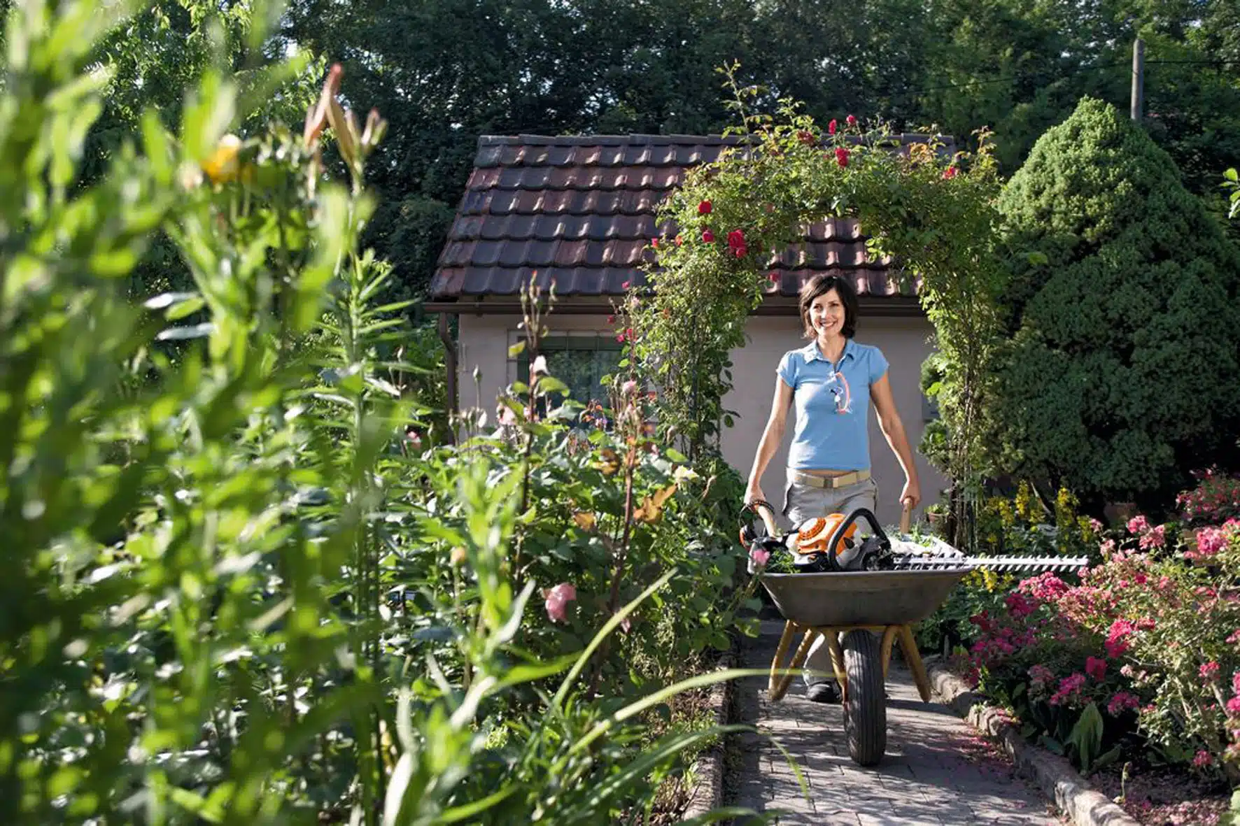 Outils de jardin thermiques ou électriques ? Qu’y a-t-il de mieux pour le jardin ?